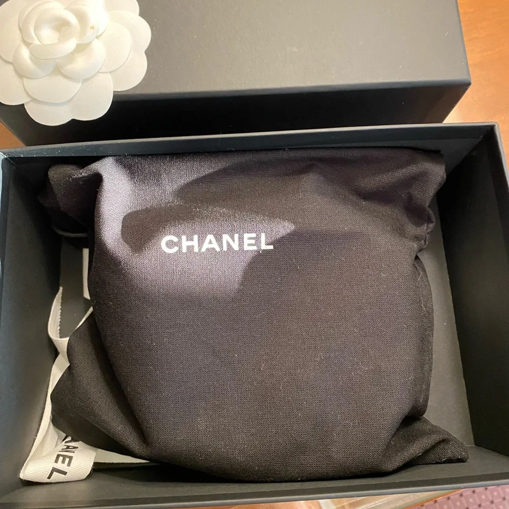 CHANEL Limited Edition Floral Round Crossbody - Picture 7 of 7